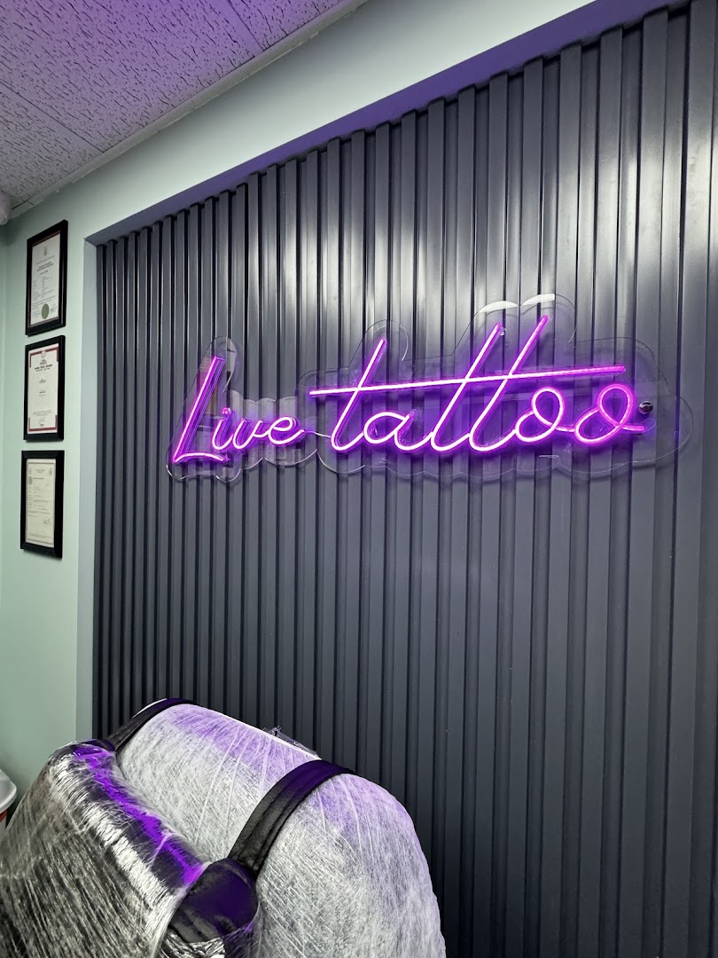 Aden Tattoo Art Gallery stüdyo